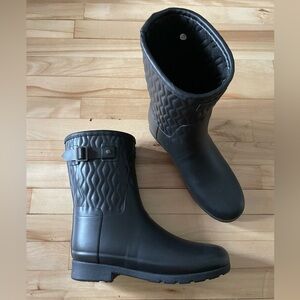 Black Hunter boots size 9